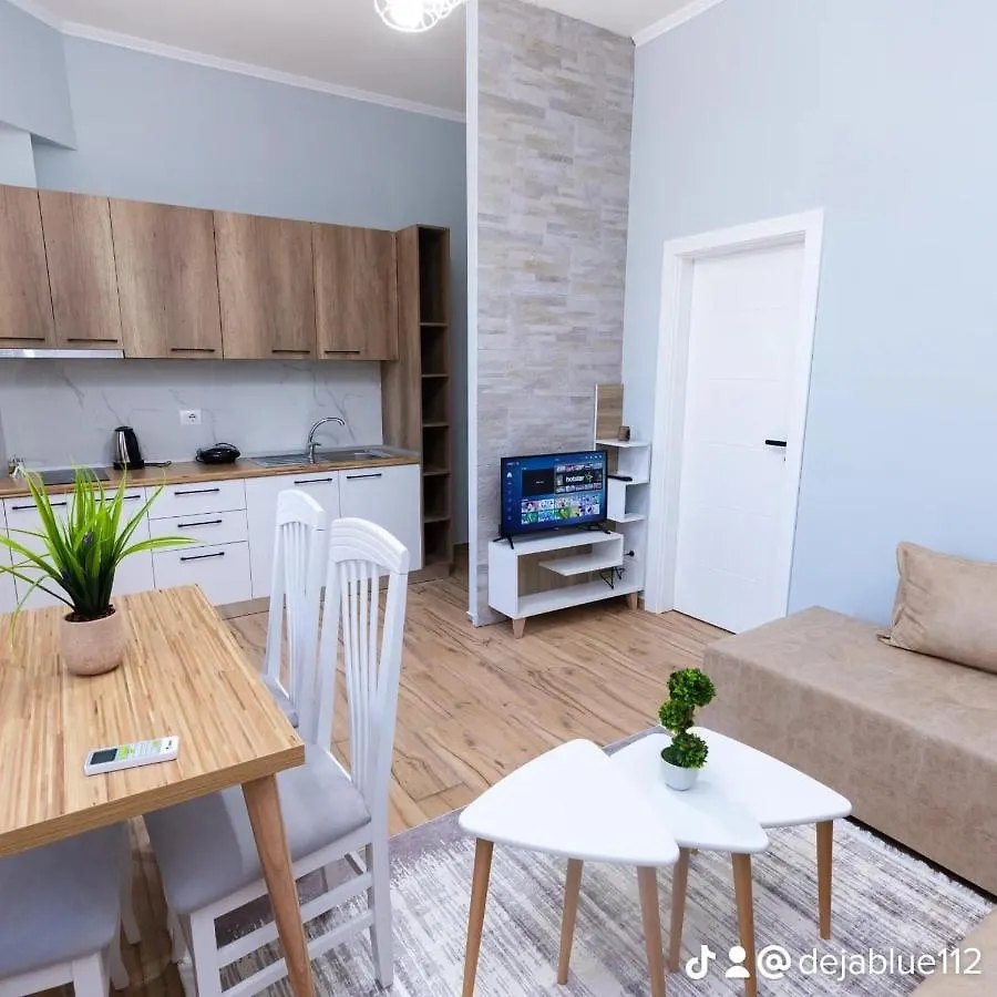 Deja Blue Villa Apartments אלבניה