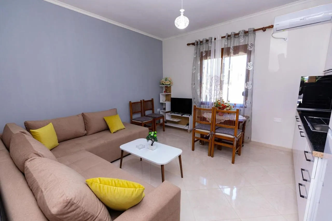 Deja Blue Villa Apartments אלבניה